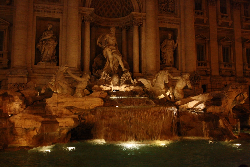 Fontana di Trevi_night